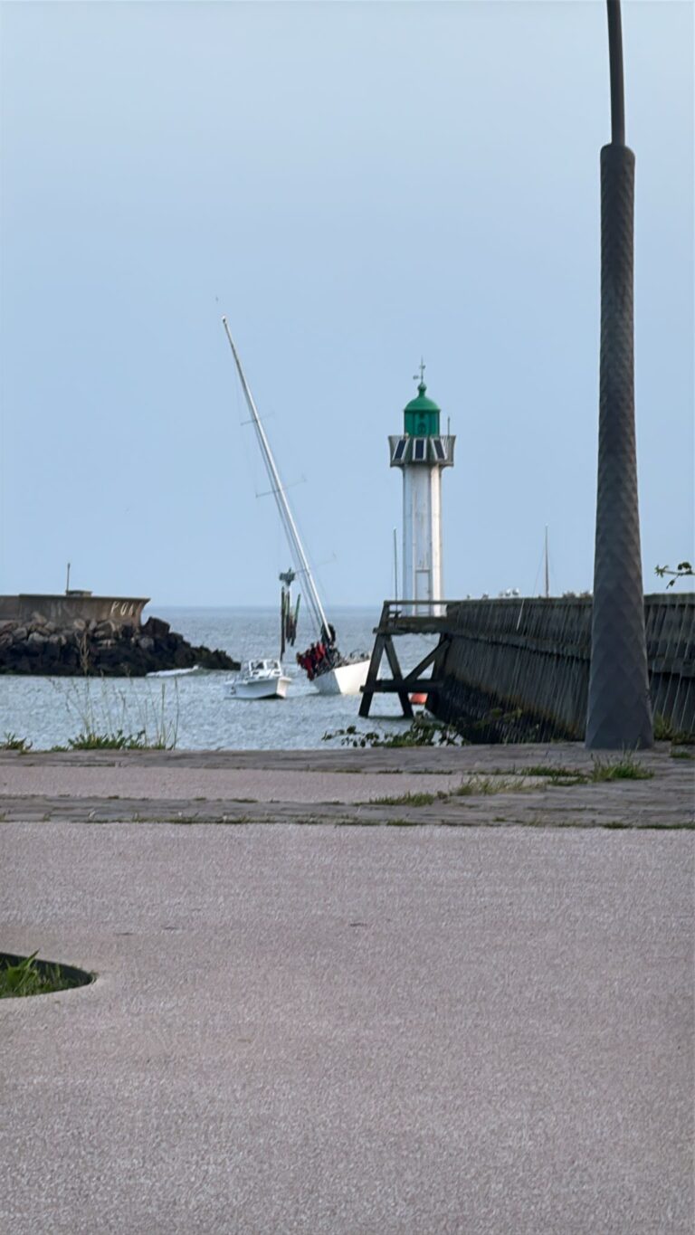 20260523 CowDeauv Arriv3 sur sable